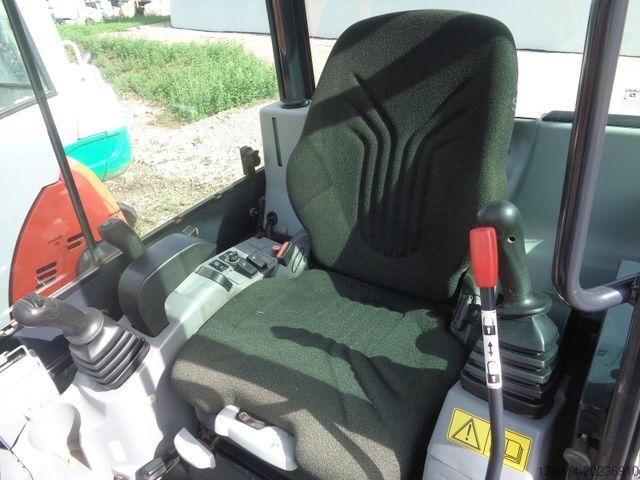 Miniekskavators KUBOTA KX019-4 SW + 4 x Löffel