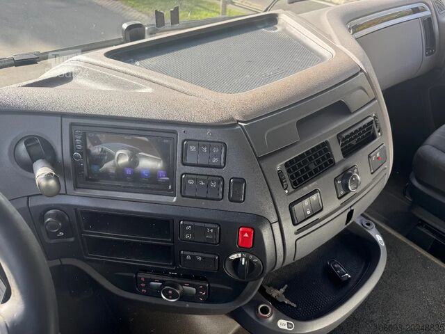 Estándar-SZM DAF XF 530 6 x 2  Superspace Smart tacho