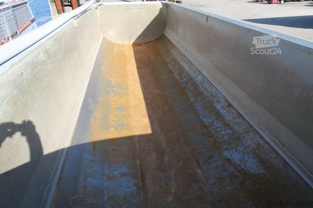 Polpriklopnik kiper SCHWARZMÜLLER K-Serie, Thermo, 26m³, Luft-Lift, SAF, Rollplane