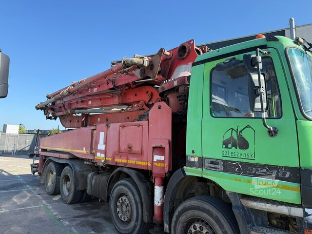 Bomba de betão Mercedes-Benz Actros 3240