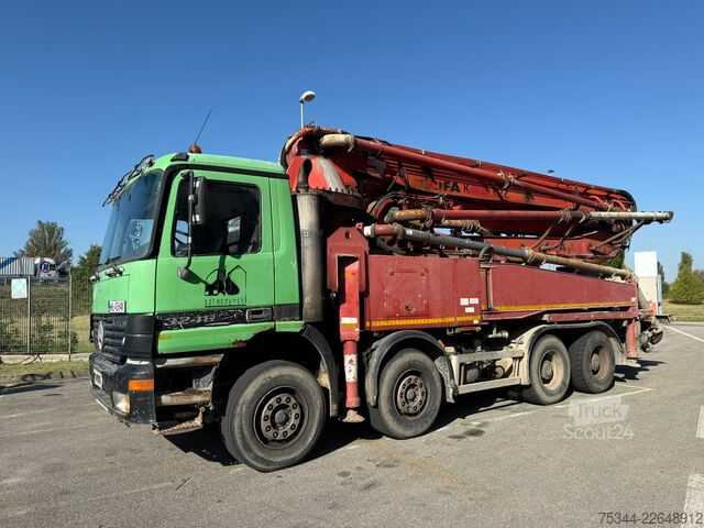 Bomba de betão Mercedes-Benz Actros 3240