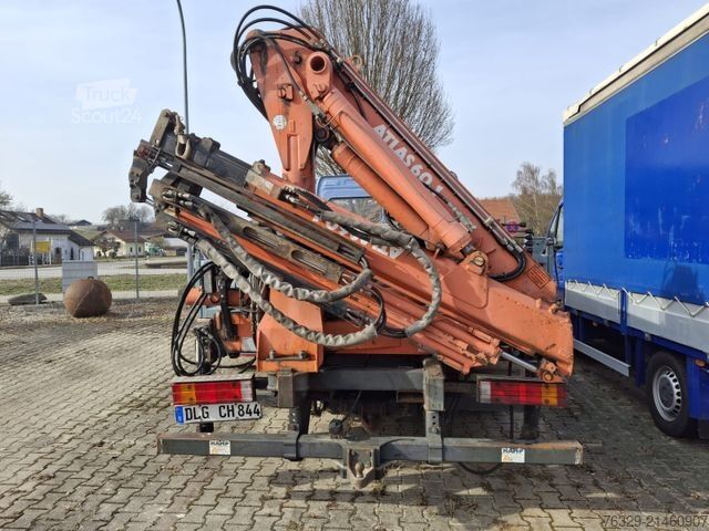 Camion con pianale e gru Mercedes-Benz Atego 818