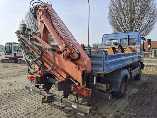 Camion con pianale e gru Mercedes-Benz Atego 818