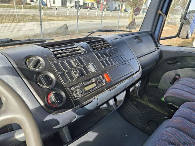 Camion con pianale e gru Mercedes-Benz Atego 818