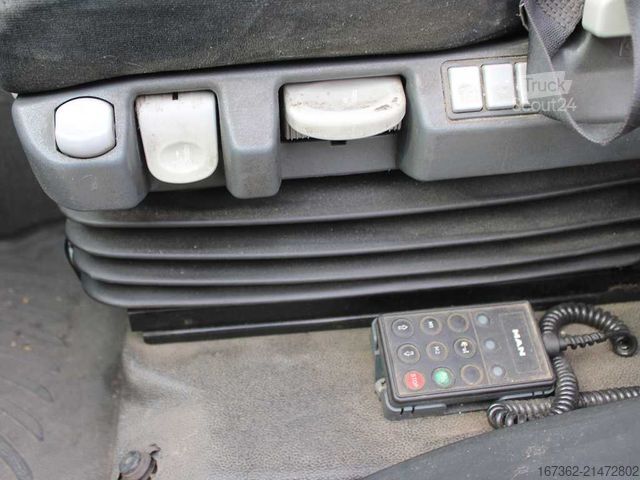 Dobozos teherautó MAN TGL 12.250, EURO 3, TAIL LIFT, PNEU 80%