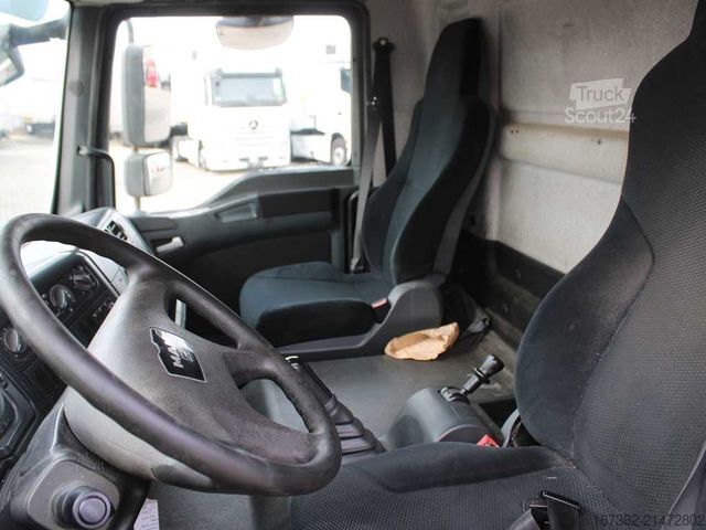 Dobozos teherautó MAN TGL 12.250, EURO 3, TAIL LIFT, PNEU 80%