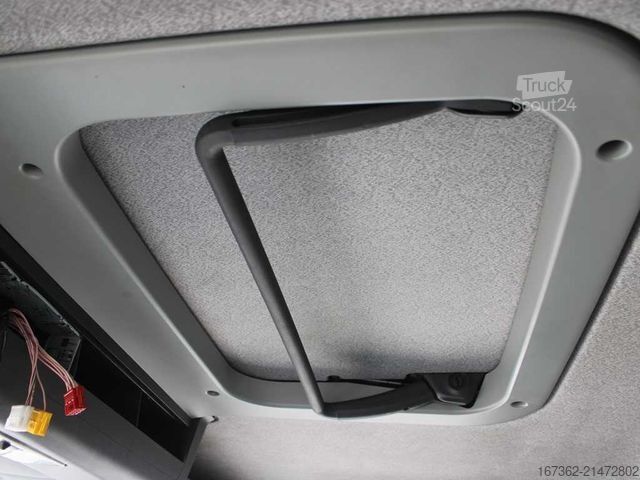 Dobozos teherautó MAN TGL 12.250, EURO 3, TAIL LIFT, PNEU 80%