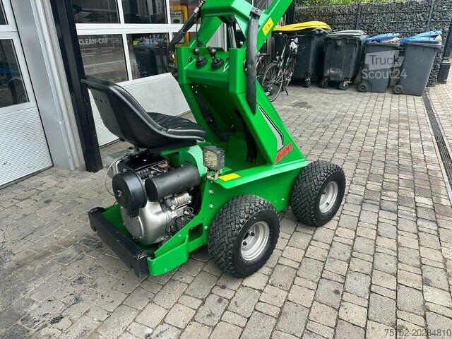 Caricatore da piazzale Avant Tecno Proficat 4WD Diesel mit Schaufel + Krokozange