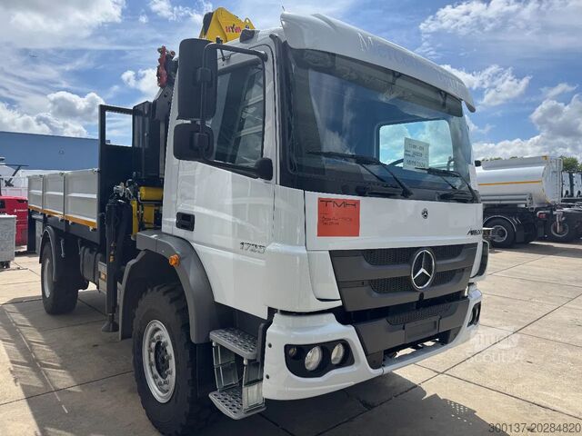 Vrachtwagen met kraan Mercedes-Benz Atego Atego 1725 4x4 Flatbed with Hyva HB120 Crane