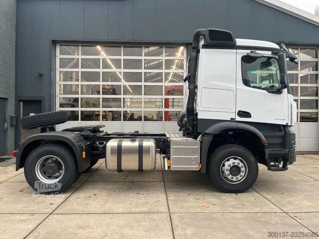 Standaard-SZM Mercedes-Benz Actros 2045 S 4x2 Tractor Head