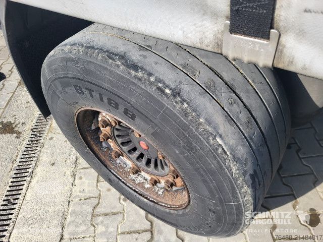 Avoin puoliperävaunu pressulla Kögel Schiebeplane Mega