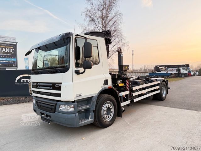 Haakarm vrachtwagen DAF CF 75.250 Abrollkipper KRAN FUNK