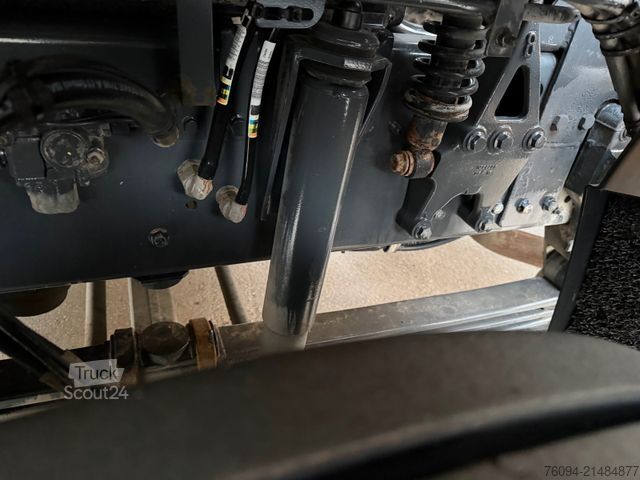 Haakarm vrachtwagen DAF CF 75.250 Abrollkipper KRAN FUNK