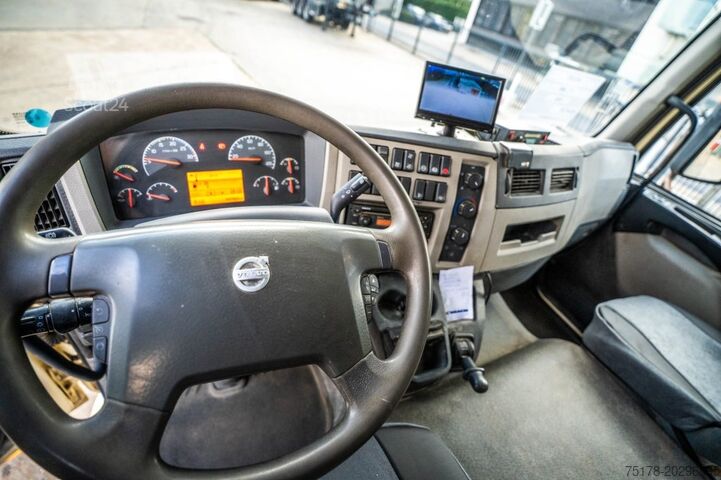Mala VOLVO FL 260 (13.5t) +DHOLLANDIA 2T