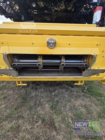 Kombajn New Holland CX 7.90