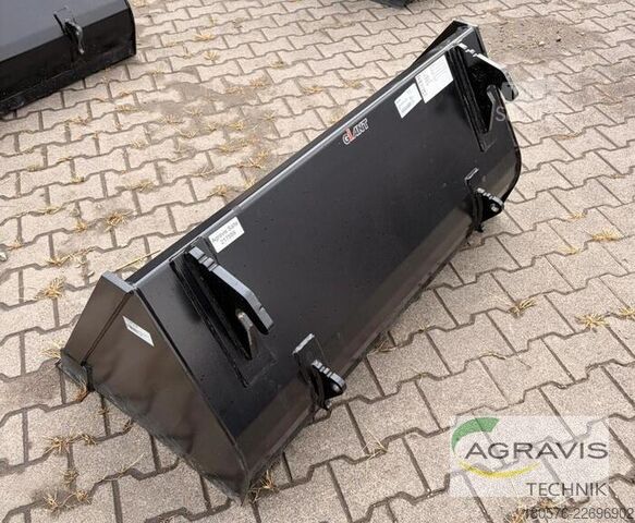 Traktor Giant ERDBAUSCHAUFEL 1.300 MM