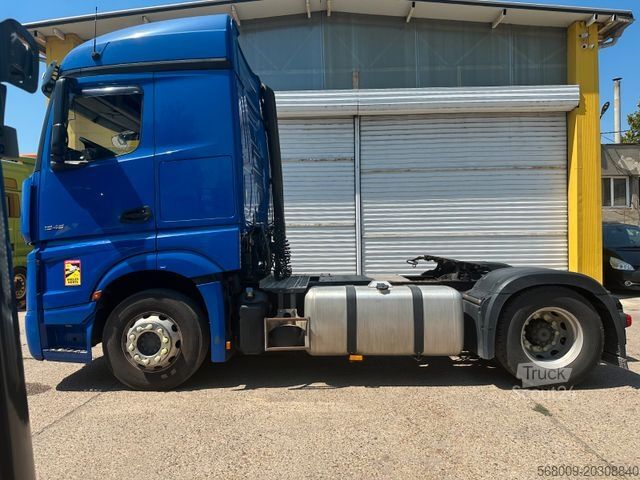Τυπική μονάδα τράκτορα MERCEDES-BENZ Actros