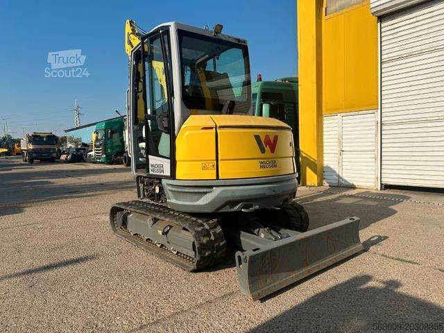 Excavadora móvil NEUSON 42