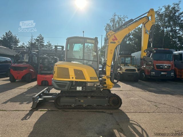 Excavadora móvil NEUSON 42