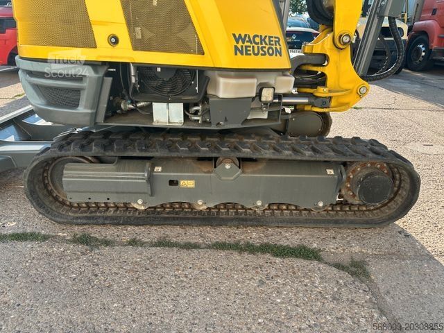 Excavadora móvil NEUSON 42