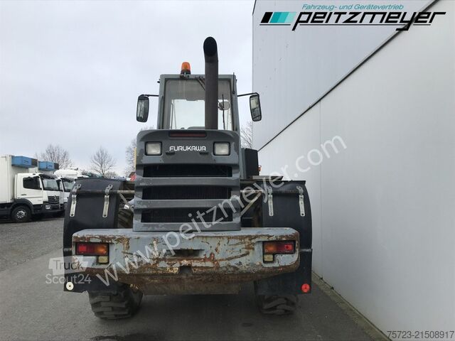 Φορτωτής με ελαστικά Furukawa Radlader 325