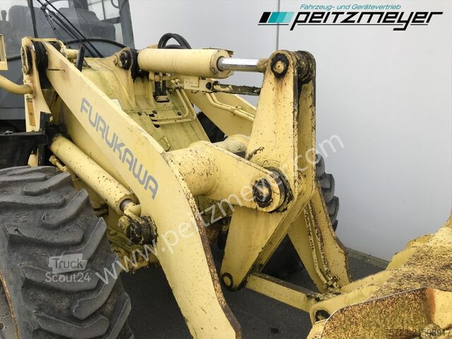 Φορτωτής με ελαστικά Furukawa Radlader 325