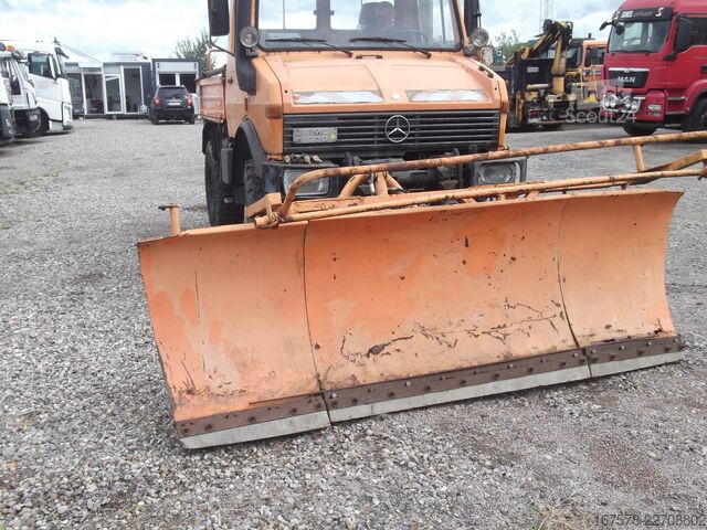 Specialios paskirties sunkvežimis Unimog 424