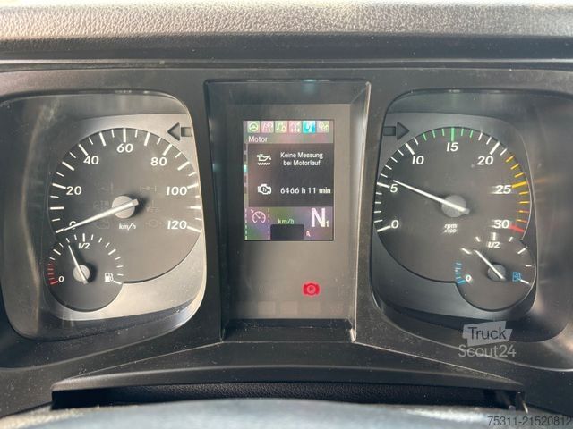 Ciężarówka z płaską platformą MERCEDES-BENZ Arocs 1830 I Atlas 120.2 Faltkran*Funk*UVV2026