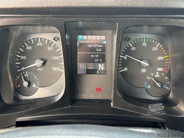 Ciężarówka z płaską platformą MERCEDES-BENZ Arocs 1830 I Atlas 120.2 Faltkran*Funk*UVV2026