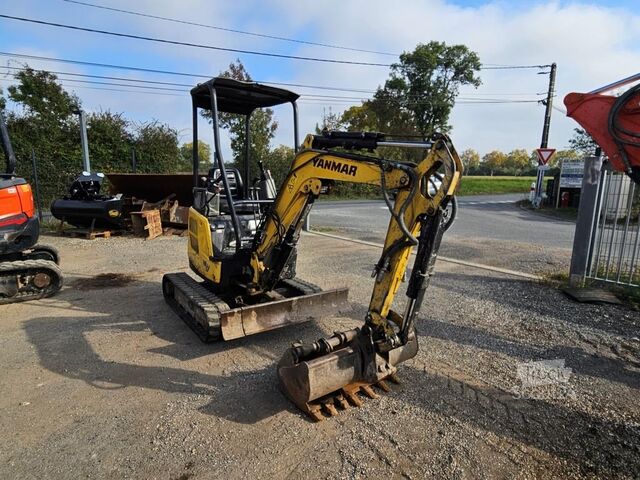 حفارة صغيرة YANMAR VIO 17