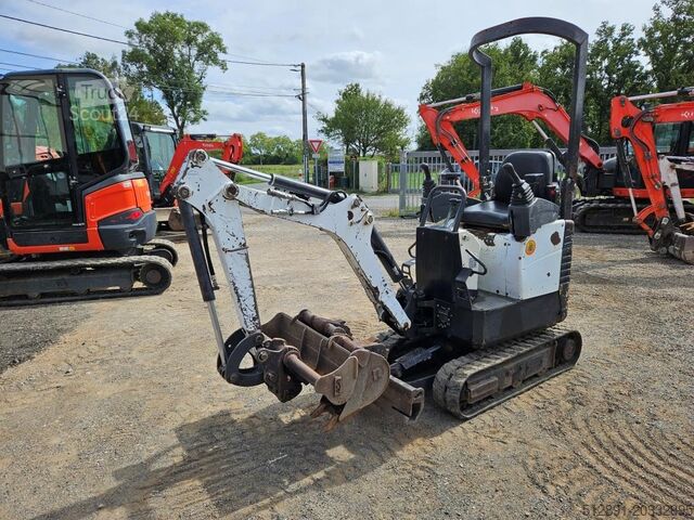 حفارة صغيرة BOBCAT E 10