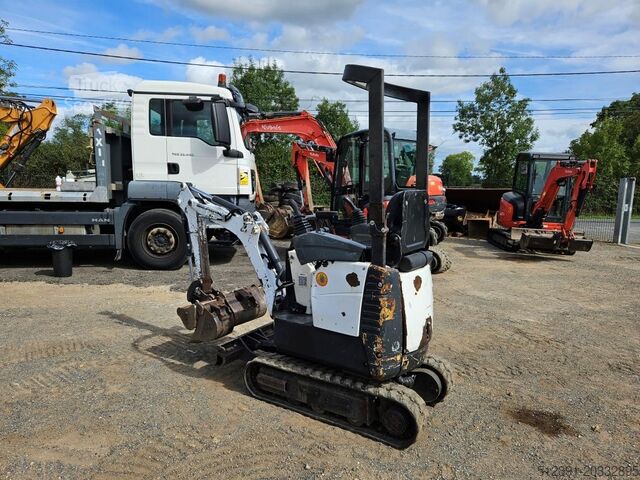 حفارة صغيرة BOBCAT E 10