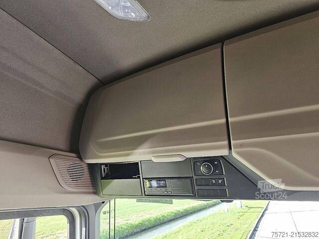 Standard-SZM DAF XF 530 NGD