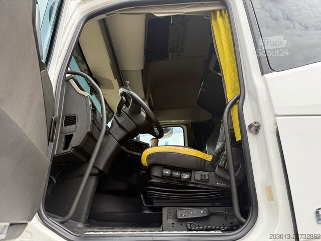Standardní tahač VOLVO 650 6x4 EURO 6 Sattelzugmaschine