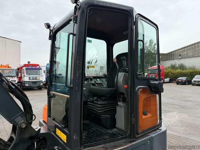 Ķēžu ekskavators BOBCAT E55 Tiltrotator / 5.100 h