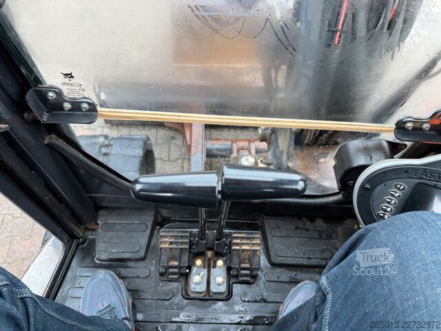 Ķēžu ekskavators BOBCAT E55 Tiltrotator / 5.100 h