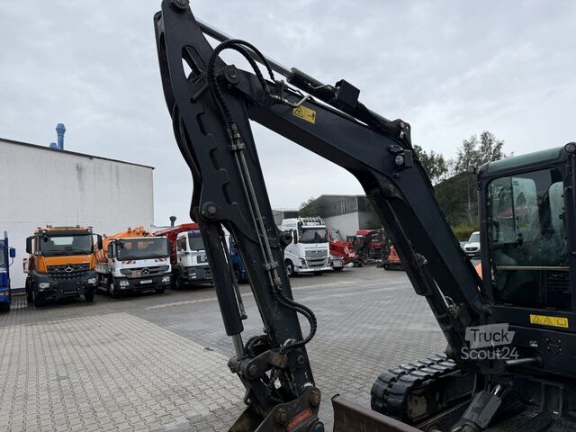 Ķēžu ekskavators BOBCAT E55 Tiltrotator / 5.100 h