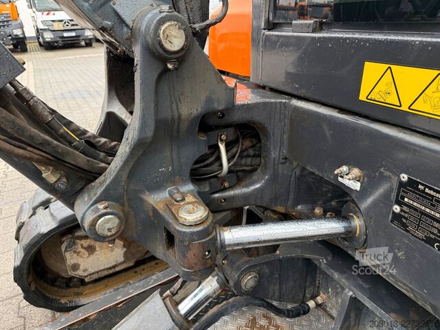 Ķēžu ekskavators BOBCAT E55 Tiltrotator / 5.100 h
