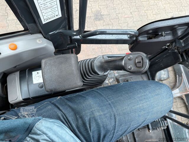 Larvegraver KOMATSU PC58MR-5E0 Tiltrotator / 1.443 h