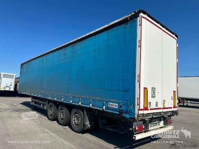 Auflieger mit Pritsche & Plane Schmitz Cargobull Semitrailer Curtainsider Standard