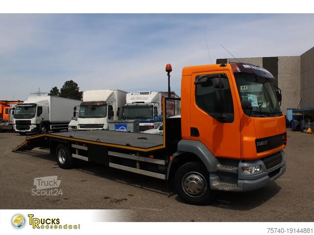 Autotransporter DAF LF 55.220 + HYDROLIC RAMPS + MANUAL