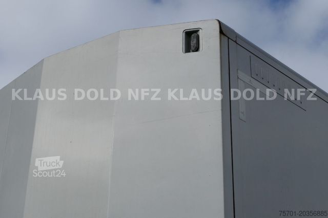 Auto met oplegger KÄSSBOHRER SP 9-16 geschlossener Autotransporter