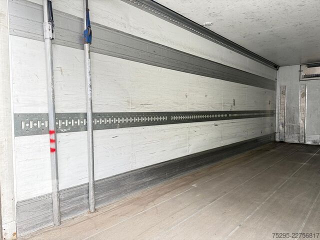 Nutzfahrzeug Scania P400 TK-Kühlkoffer Mitsubishi Retarder TÜV06 27