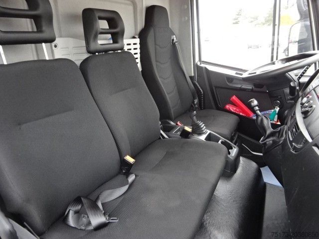 Vrachtwagen met bakwagen IVECO 75 E21 Eurocargo 4x2 Koffer LBW