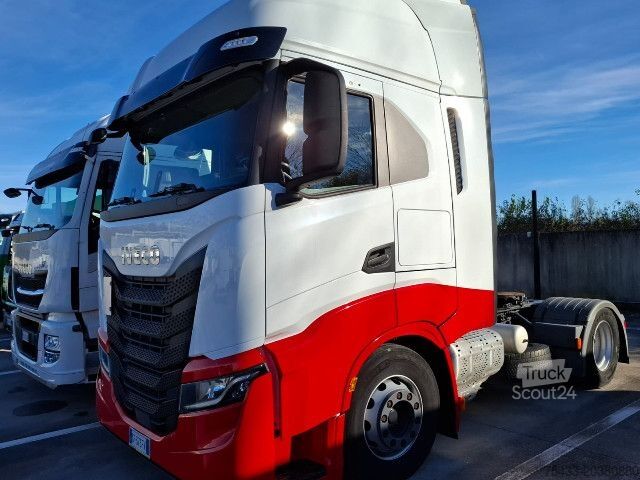 Standart çekici ünitesi IVECO S-WAY AS440S48T/P