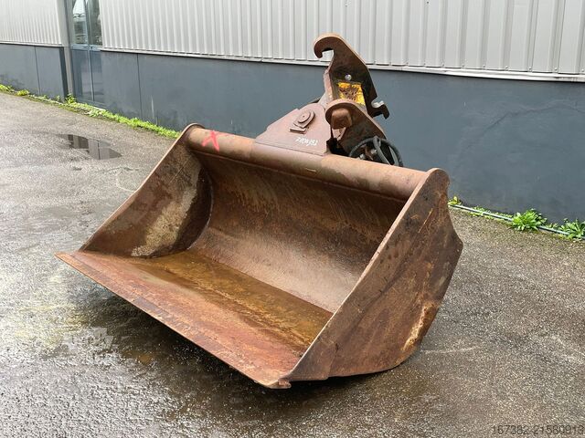 Bagger  Tilting bucket CW40