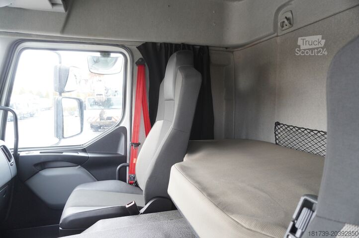 Karavan Renault D19 Wide Glob / 7.8 m NEW tow truck