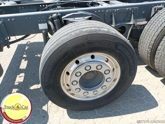 شاحنة قلّابة بذراع تحميل متحرك DAF XF 460
