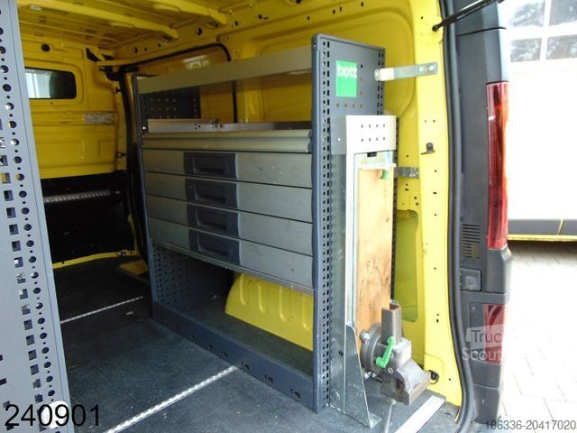 Κλειστό βαν RENAULT Trafic 2.0 dCi 145 Bott-AHK-Klima-Navi-Kamera