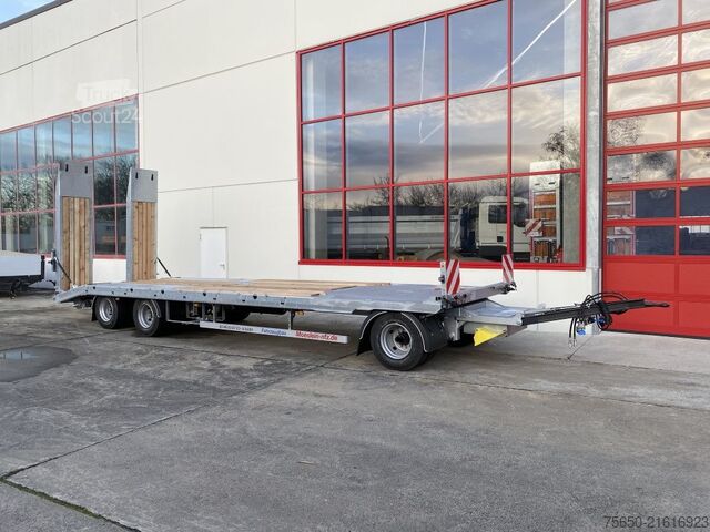 Low loader trailer Möslein T 3-9,20 F Blatt  3 Achs Tieflader mit gerader Ladefläche 9 m, Neufahrzeug